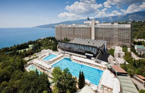 Yalta Intourist Hotel (Ялта-Интурист) 