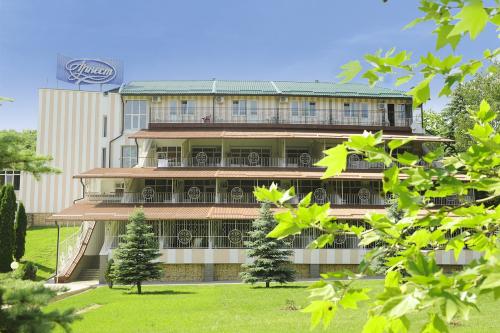 Вилла Арнест Санаторий корпус