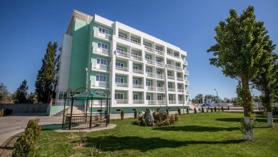лазурный берег анапа меню шведского стола. hotel 9449 111900 MG 4208. лазурный берег анапа меню шведского стола фото. лазурный берег анапа меню шведского стола-hotel 9449 111900 MG 4208. картинка лазурный берег анапа меню шведского стола. картинка hotel 9449 111900 MG 4208. Основной концепцией отеля является ориентация на семейный отдых с детьми по системе «Все включено» в сочетании с оздоровлением всей семьи. В заботе о здоровье наших гостей мы стараемся сделать так, чтобы на отдыхе у гостей отеля было 3 х-разовое полезное, разнообразное и вкусное питание. С нами Вас ждет настоящий отдых на берегу моря, об остальном позаботились мы, потому что «Лазурный берег» любит своих гостей.