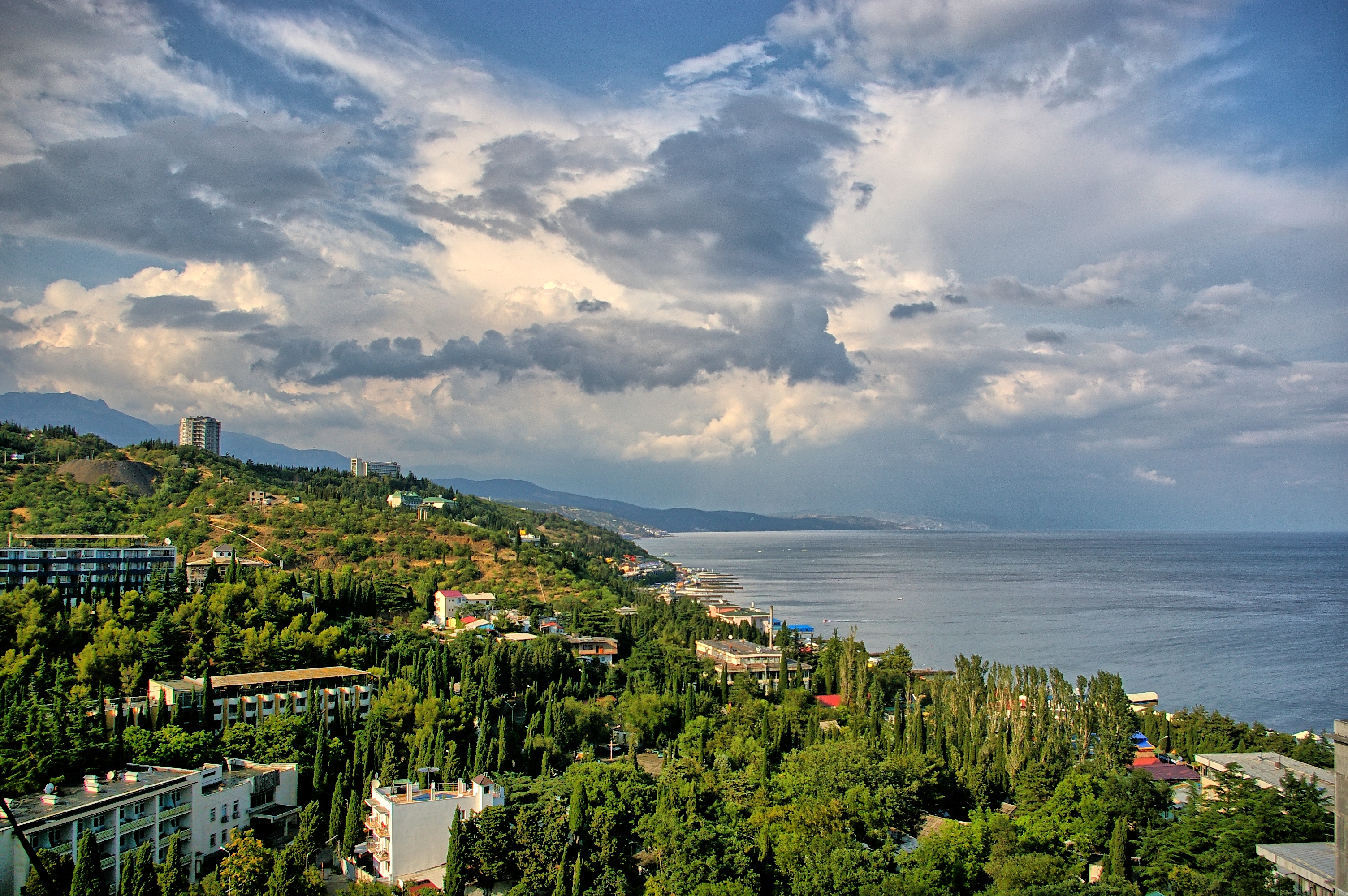 Города юбк. Южный берег Крыма Алушта. Профессорский городок Алушта. Профессорский уголок Алушта. Алушта Профессорский уголок набережная.