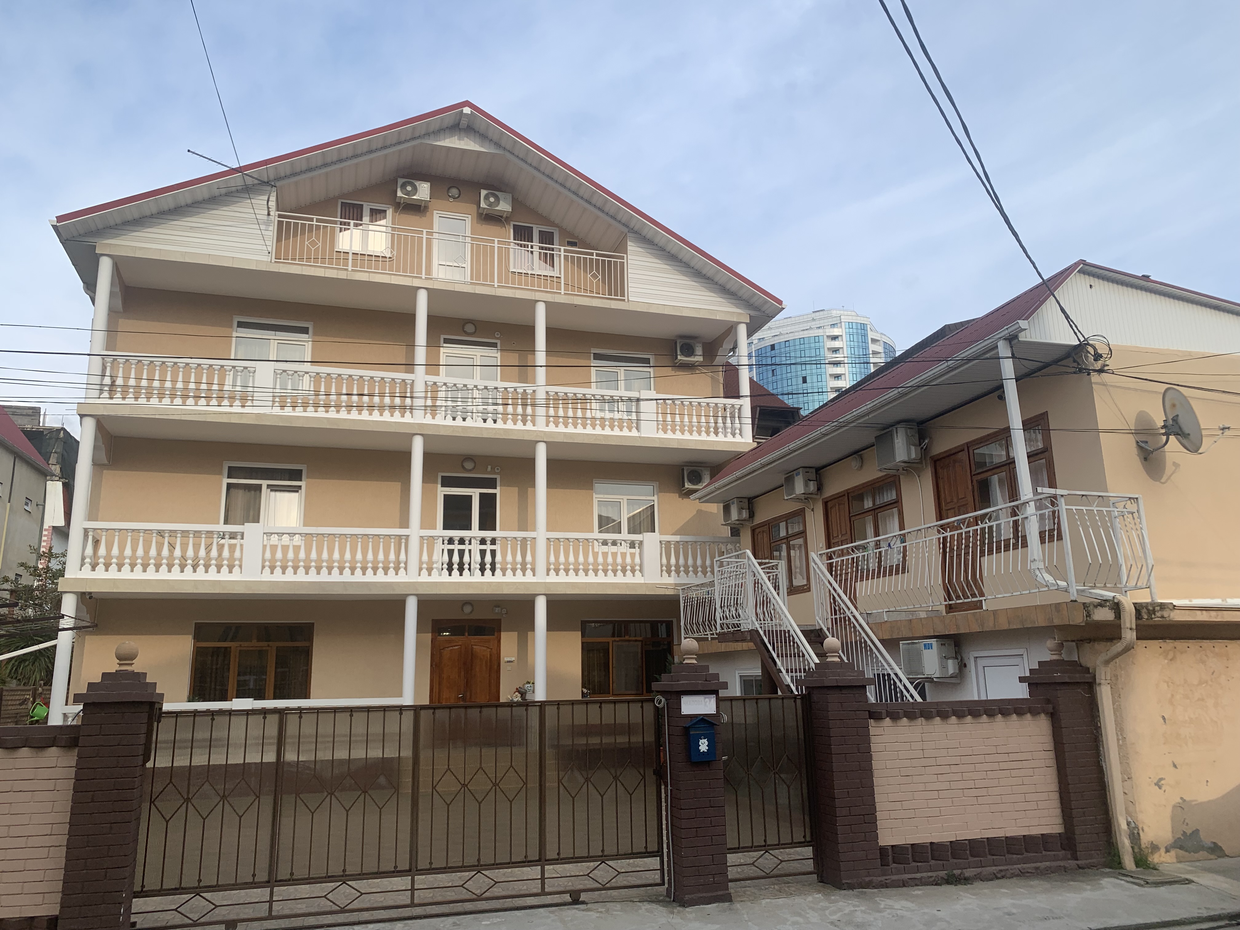 Кирова, 42. Адлер кирова 42. Гостевой дом лето адлер улица белорусская 9г. Гостевой дом северянка адлер кирова 42. Адлер улица ленина.