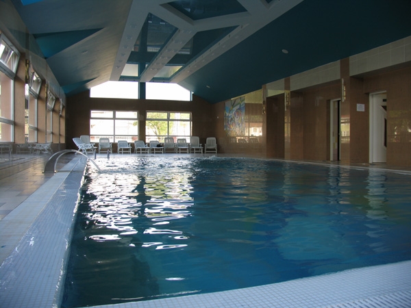 Инфинити бассейн тайланд. Бассейн солнечная солнечная долина. Долина 960 красная поляна бассейн. Долина 960 бассейн инфинити. Долина 960 бассейн инфинити.