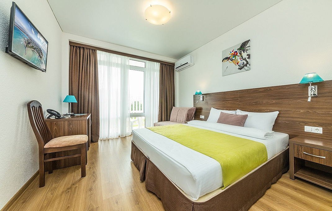 Си Бриз Резорт (Sea Breeze Resort)