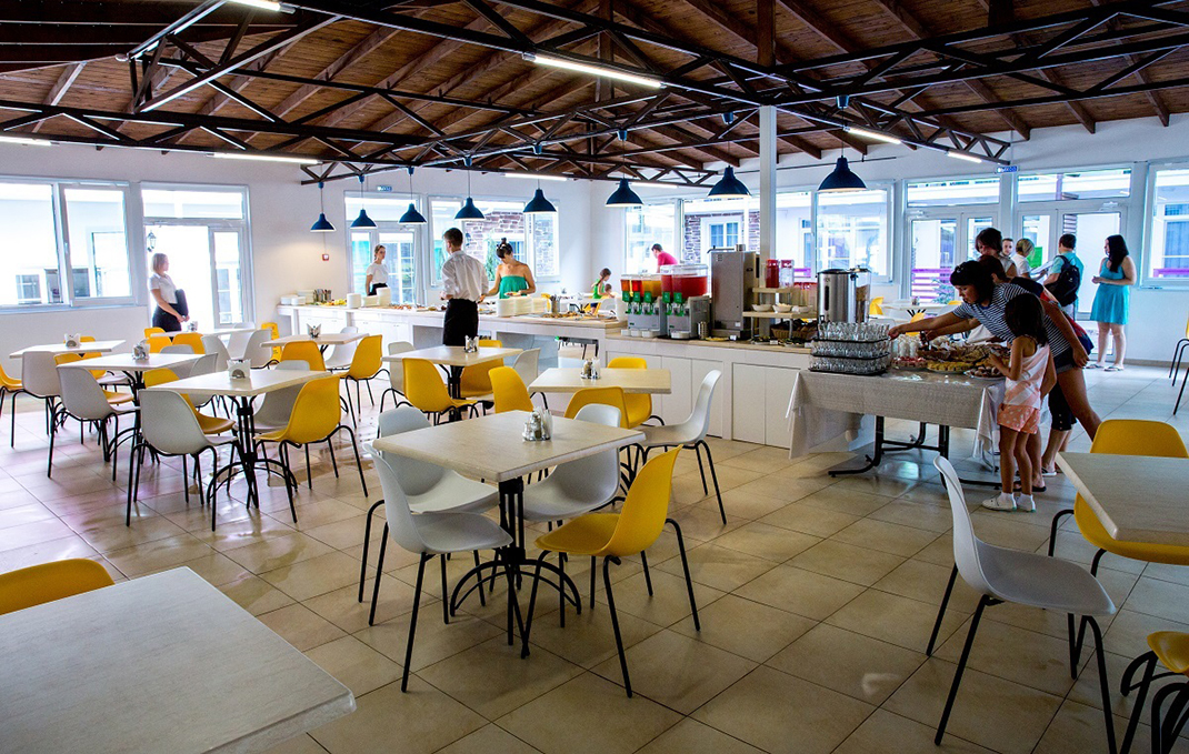 Си Бриз Резорт (Sea Breeze Resort)