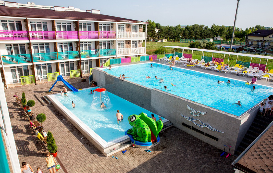 Си Бриз Резорт (Sea Breeze Resort)