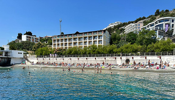 Славутич, Крым, Алушта