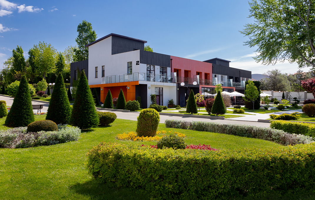 Beton Brut All Inclusive & SPA in Miracleon