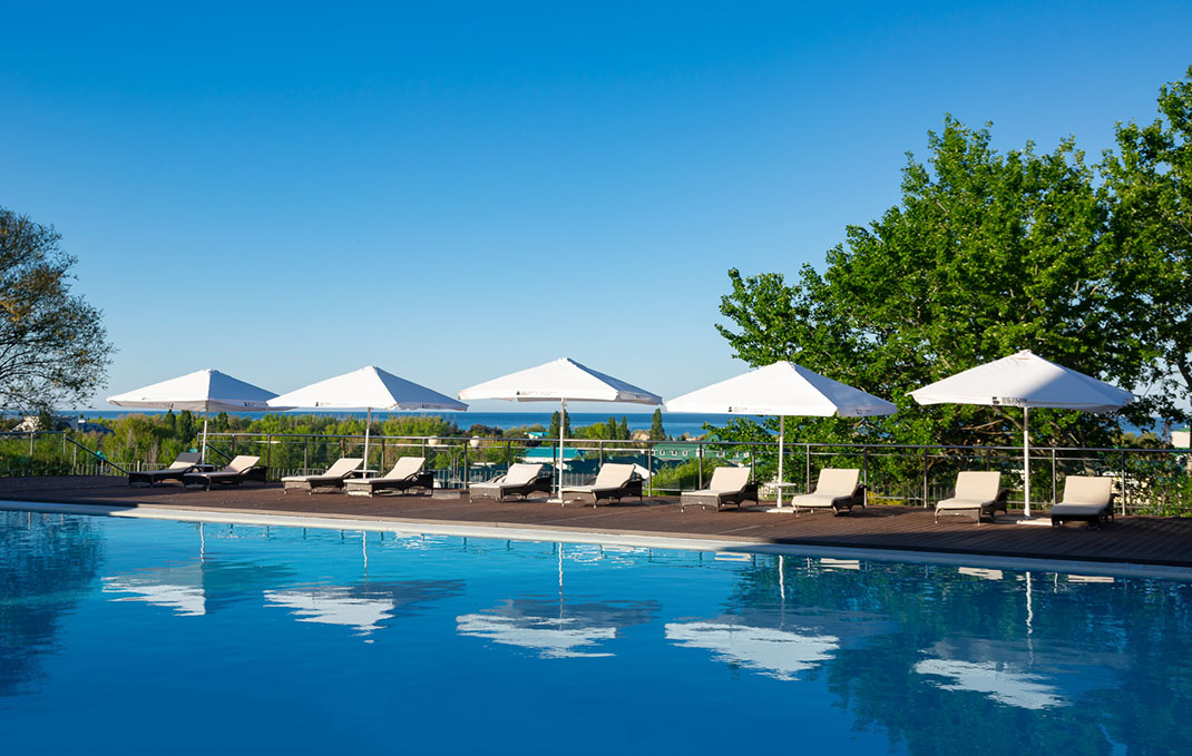 Beton Brut All Inclusive & SPA in Miracleon