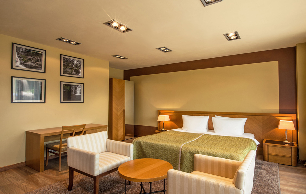 Поляна 1389 5***** СПА отель