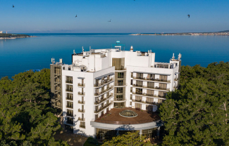 ТОП-10 отелей с теплыми бассейнами – СПА-выходные в Геленджике в межсезонье