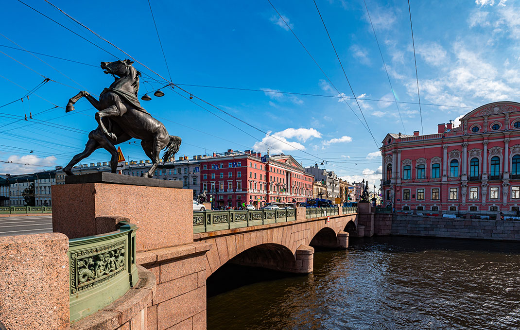 Аничков мост