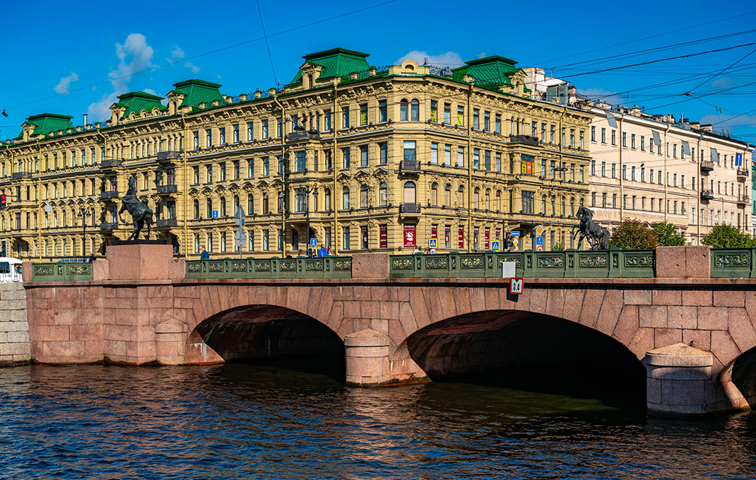 Аничков мост